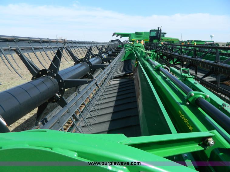 image for item G7843 2010 John Deere 635D draper header