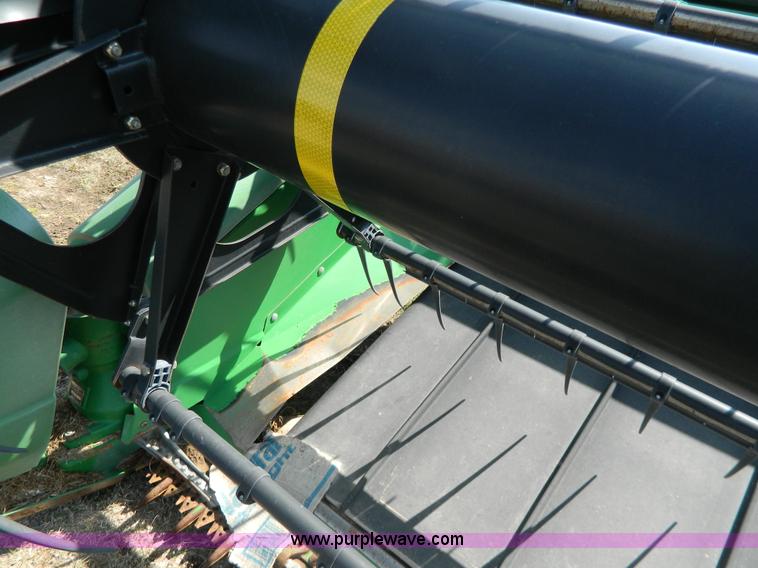 image for item G7843 2010 John Deere 635D draper header