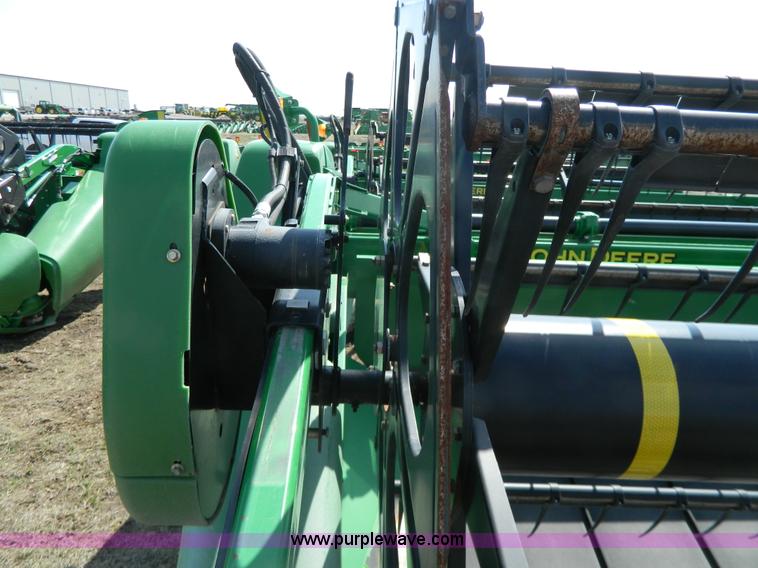 image for item G7843 2010 John Deere 635D draper header