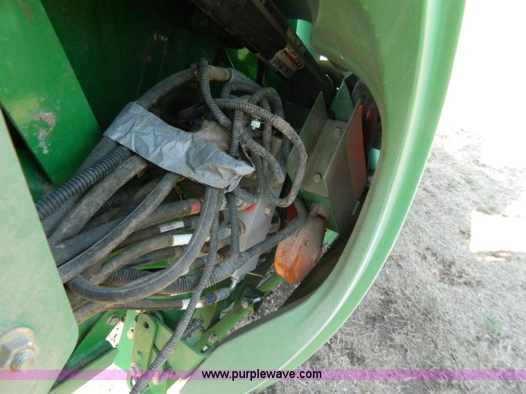 image for item G7843 2010 John Deere 635D draper header