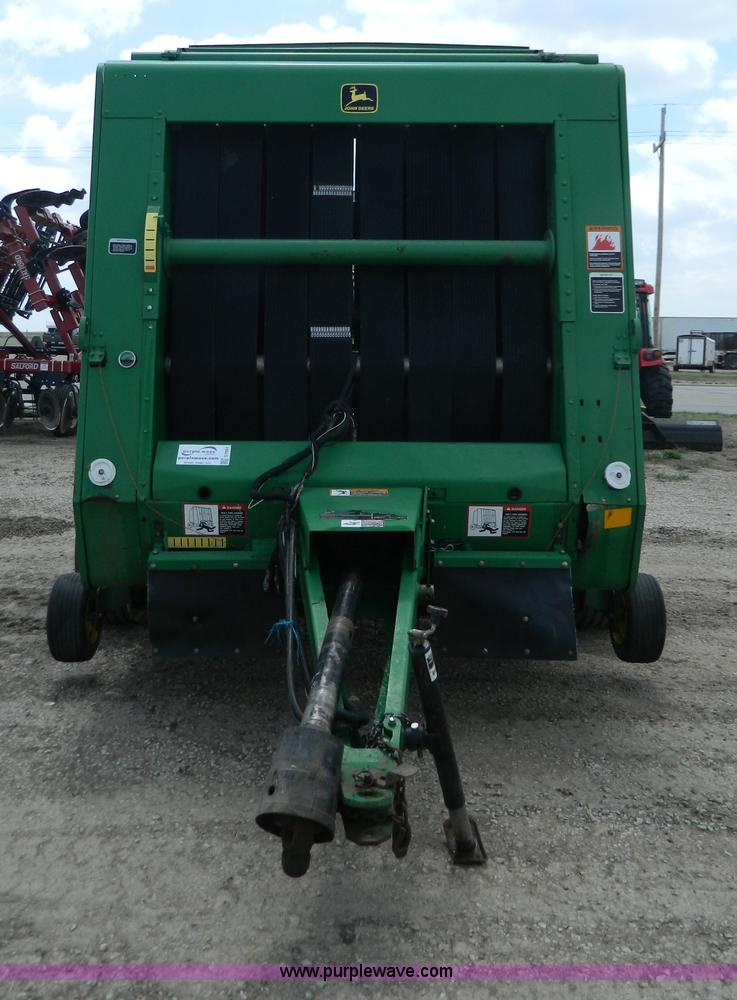 image for item G7854 1998 John Deere 566 round baler