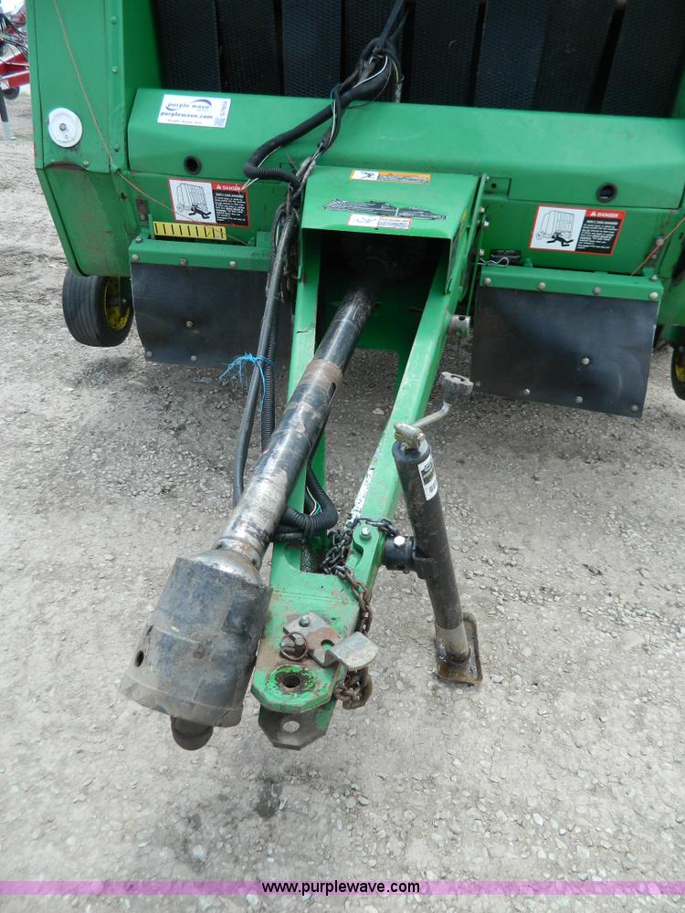 image for item G7854 1998 John Deere 566 round baler