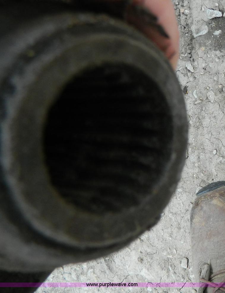 image for item G7854 1998 John Deere 566 round baler