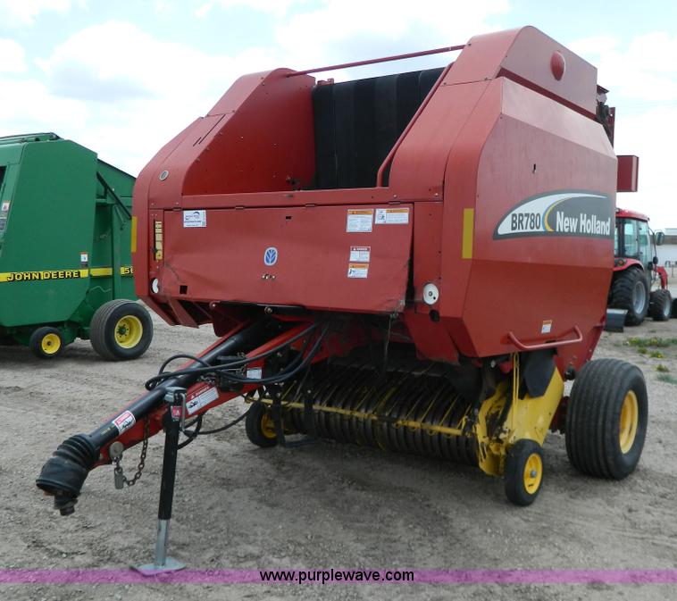 image for item G7855 2003 New Holland BR780 round baler