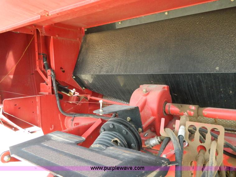 image for item G7855 2003 New Holland BR780 round baler