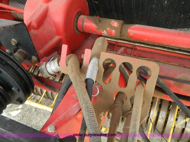 image for item G7855 2003 New Holland BR780 round baler