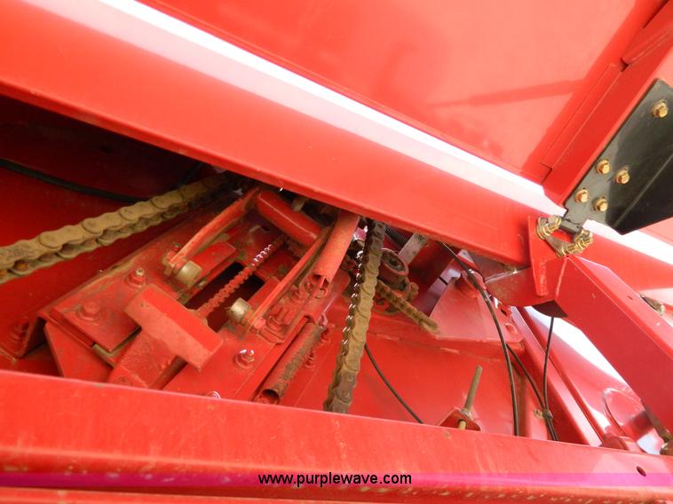 image for item G7855 2003 New Holland BR780 round baler