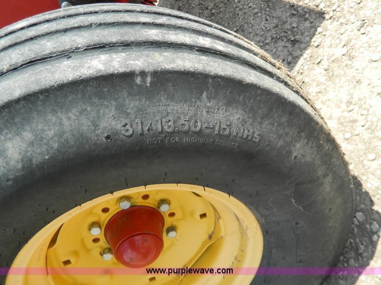 image for item G7855 2003 New Holland BR780 round baler