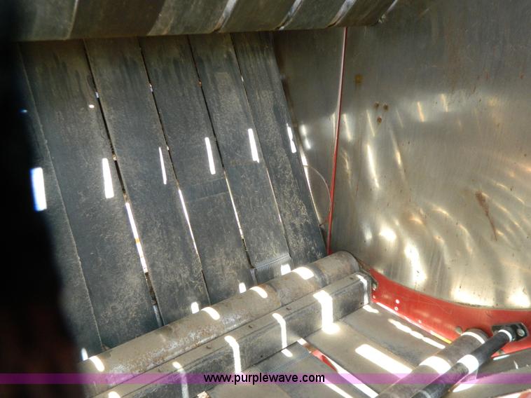 image for item G7855 2003 New Holland BR780 round baler