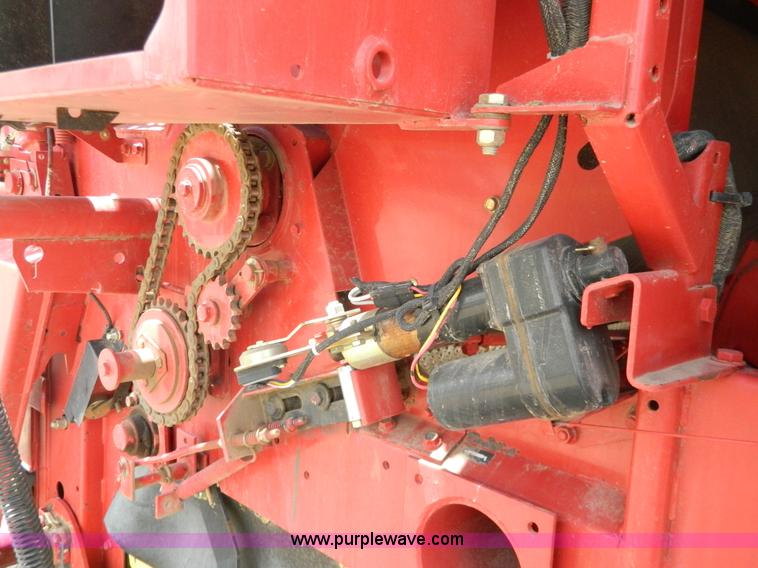 image for item G7855 2003 New Holland BR780 round baler