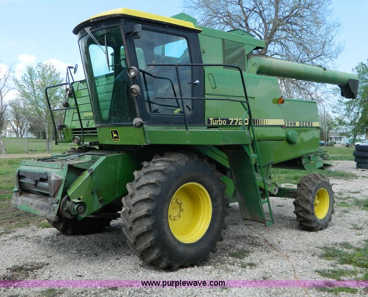 image for item G7859 1984 John Deere 7720 Turbo combine