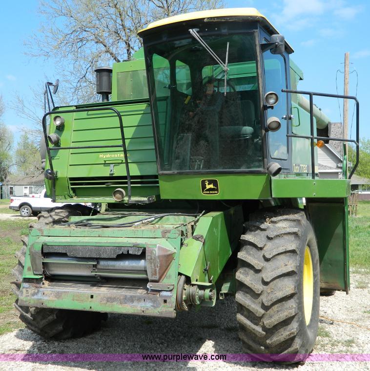 image for item G7859 1984 John Deere 7720 Turbo combine
