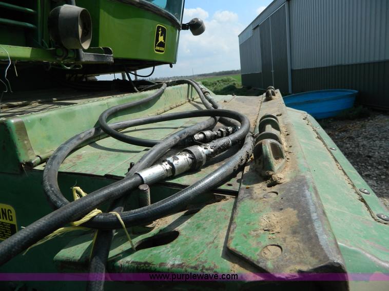 image for item G7859 1984 John Deere 7720 Turbo combine