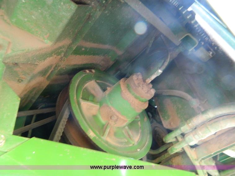 image for item G7859 1984 John Deere 7720 Turbo combine