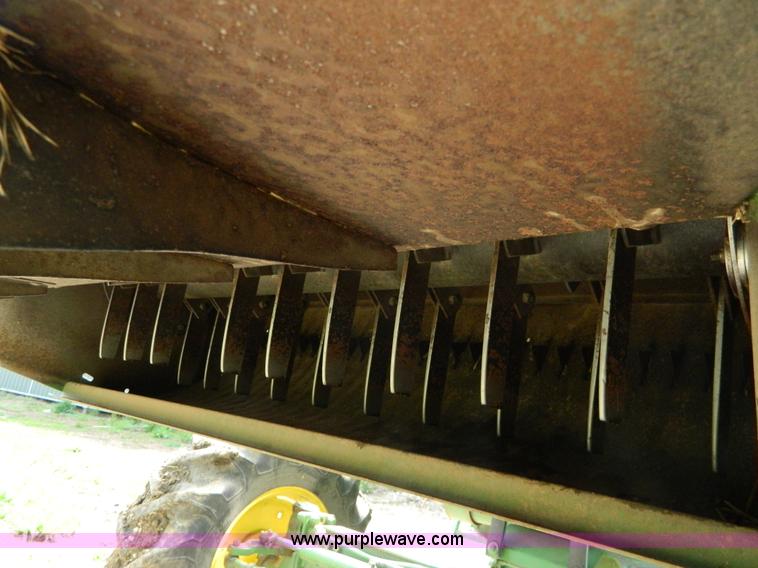 image for item G7859 1984 John Deere 7720 Turbo combine