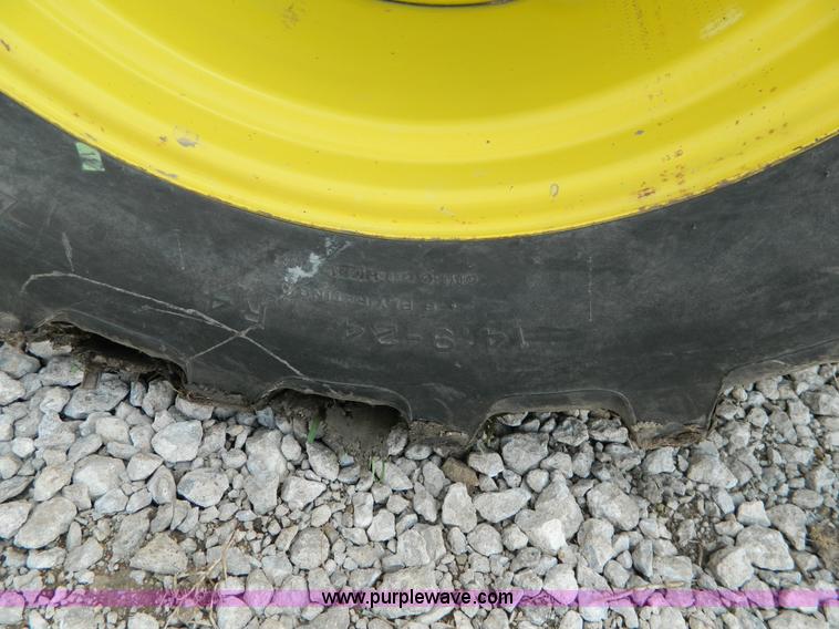 image for item G7859 1984 John Deere 7720 Turbo combine