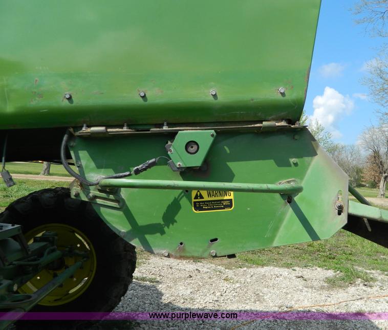 image for item G7859 1984 John Deere 7720 Turbo combine