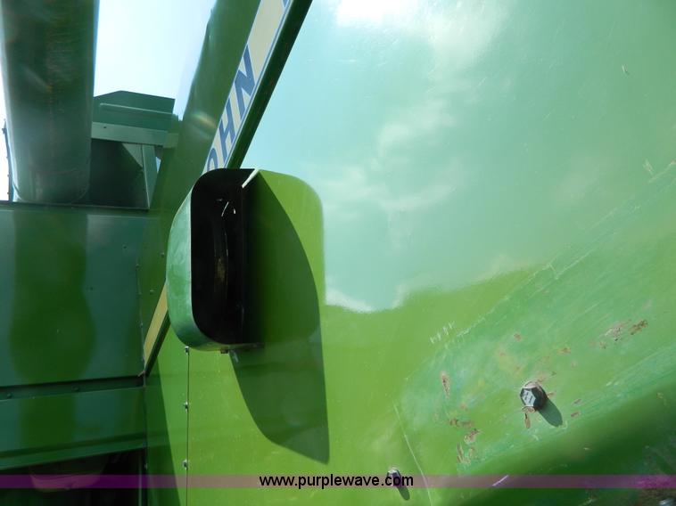 image for item G7859 1984 John Deere 7720 Turbo combine