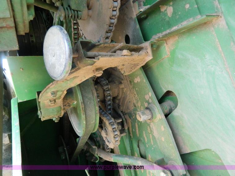 image for item G7859 1984 John Deere 7720 Turbo combine