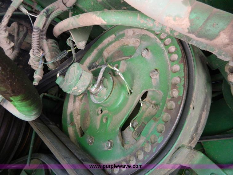 image for item G7859 1984 John Deere 7720 Turbo combine