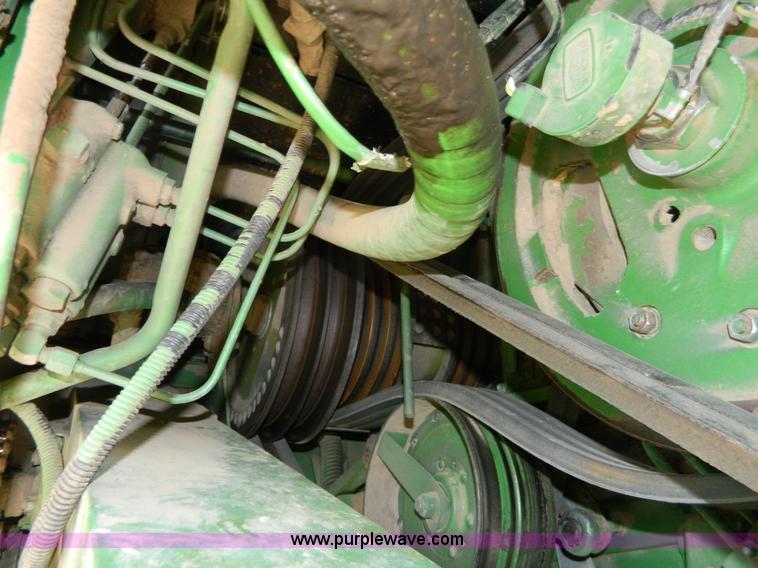 image for item G7859 1984 John Deere 7720 Turbo combine