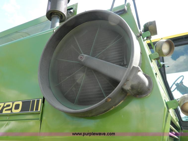 image for item G7859 1984 John Deere 7720 Turbo combine