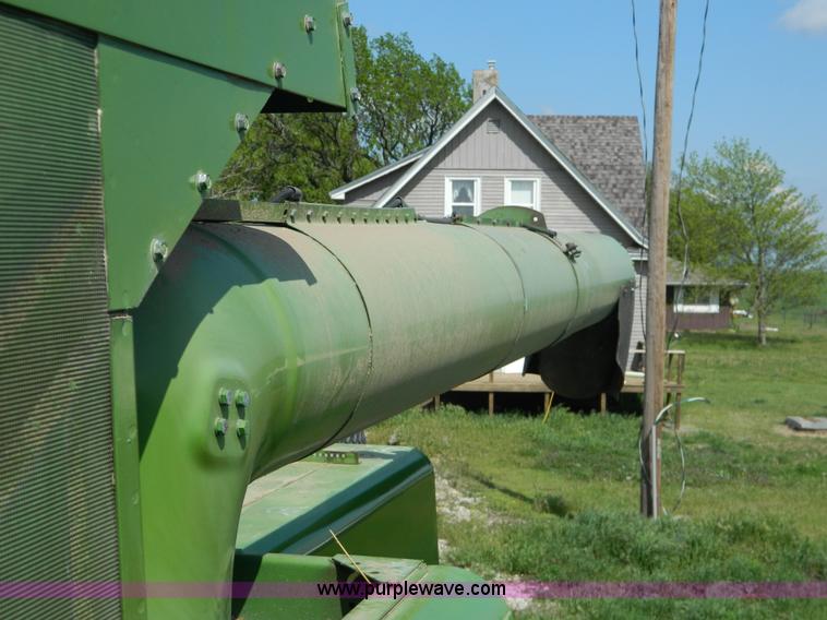 image for item G7859 1984 John Deere 7720 Turbo combine