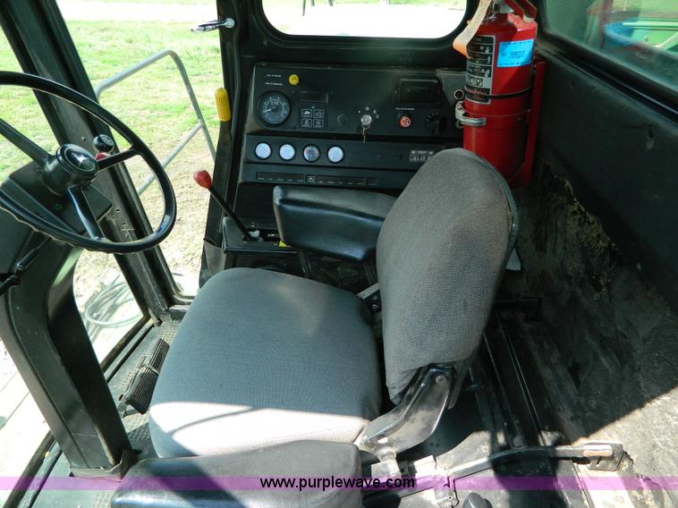 image for item G7859 1984 John Deere 7720 Turbo combine