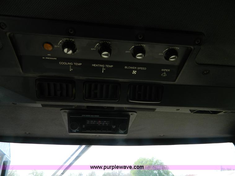 image for item G7859 1984 John Deere 7720 Turbo combine