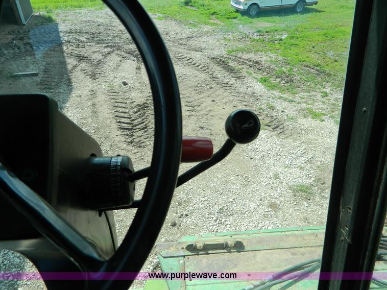 image for item G7859 1984 John Deere 7720 Turbo combine