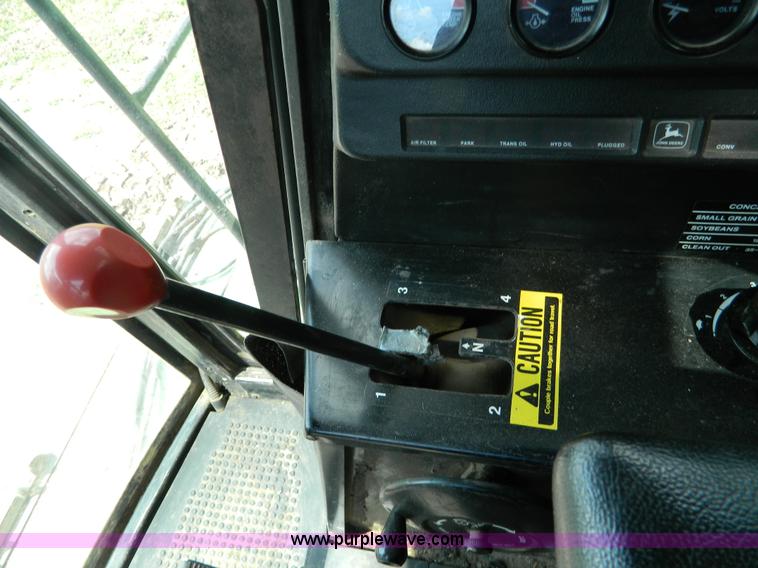 image for item G7859 1984 John Deere 7720 Turbo combine