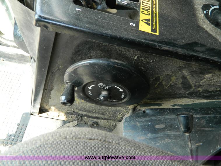 image for item G7859 1984 John Deere 7720 Turbo combine