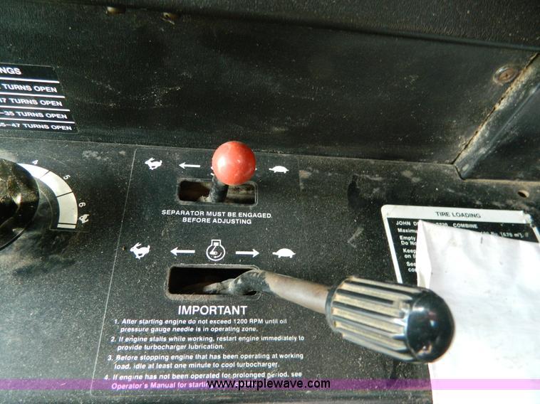 image for item G7859 1984 John Deere 7720 Turbo combine