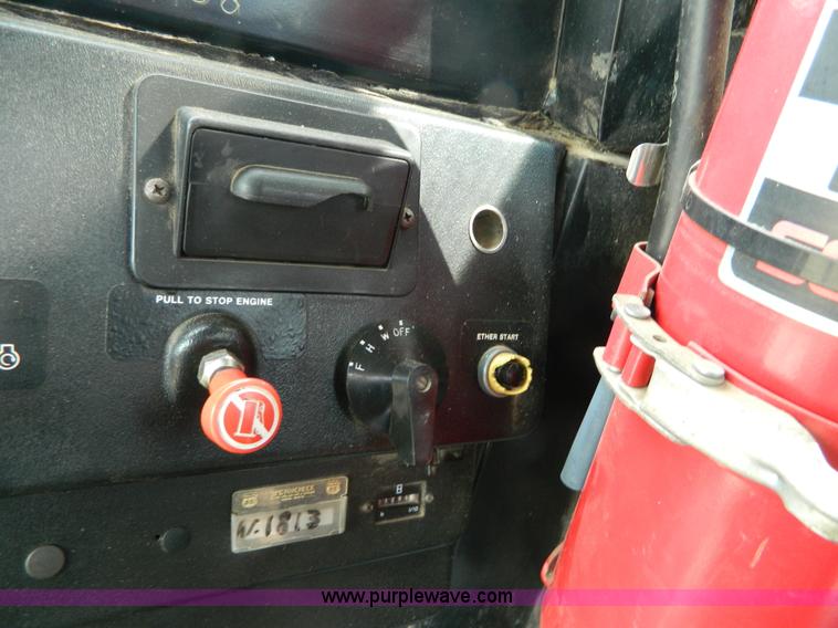 image for item G7859 1984 John Deere 7720 Turbo combine