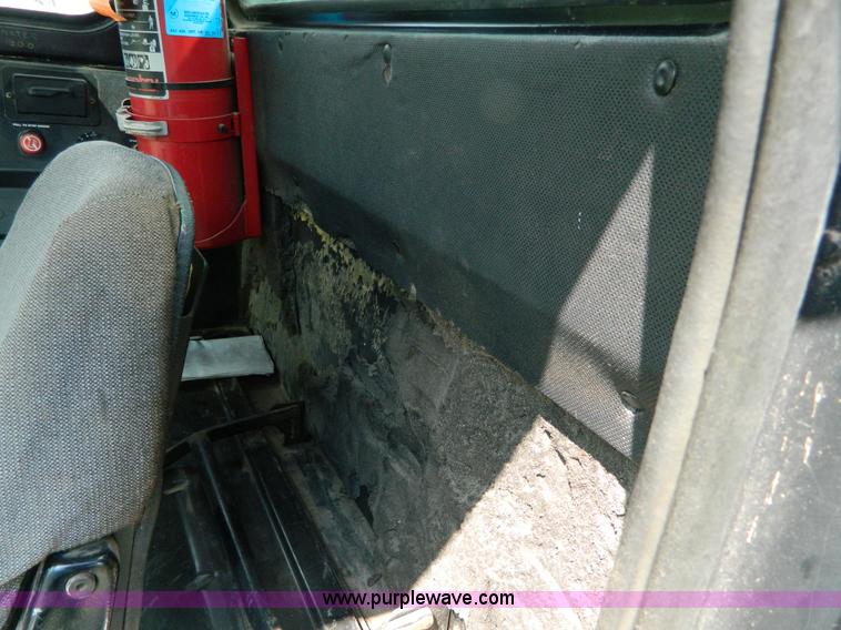 image for item G7859 1984 John Deere 7720 Turbo combine