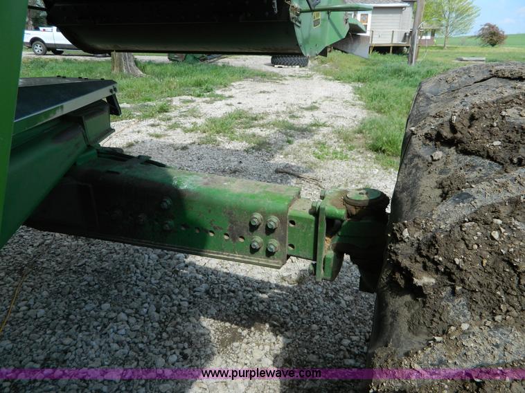 image for item G7859 1984 John Deere 7720 Turbo combine