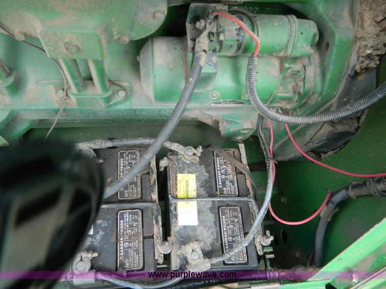 image for item G7859 1984 John Deere 7720 Turbo combine