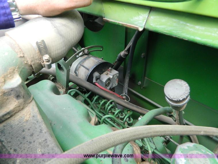 image for item G7859 1984 John Deere 7720 Turbo combine