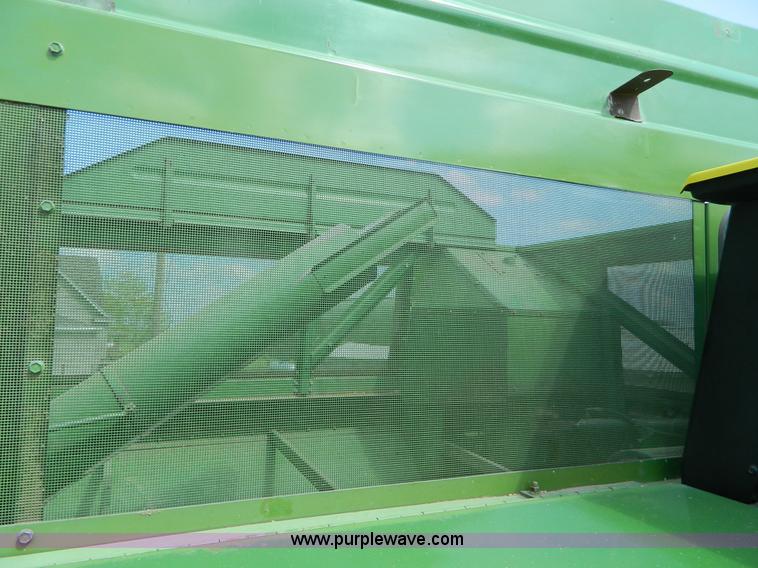 image for item G7859 1984 John Deere 7720 Turbo combine