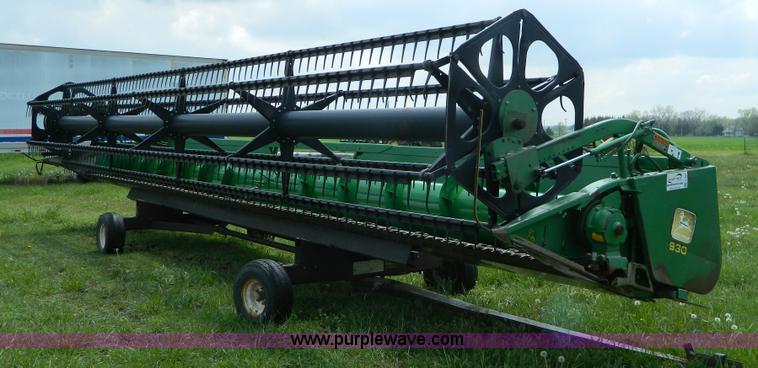 image for item G7861 1996 John Deere 930 rigid header