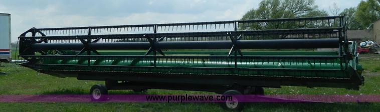 image for item G7861 1996 John Deere 930 rigid header