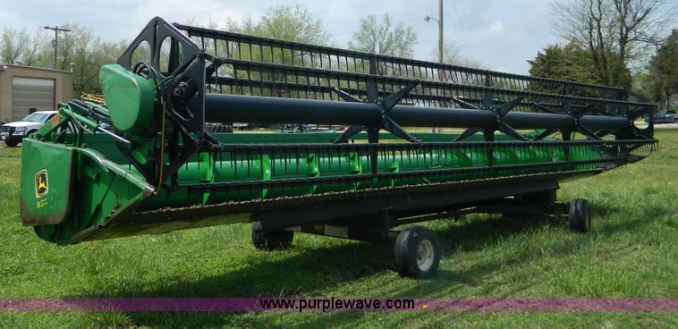 image for item G7861 1996 John Deere 930 rigid header