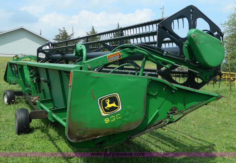 image for item G7861 1996 John Deere 930 rigid header