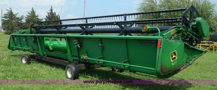 image for item G7861 1996 John Deere 930 rigid header