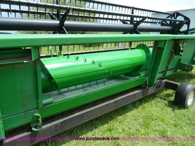 image for item G7861 1996 John Deere 930 rigid header