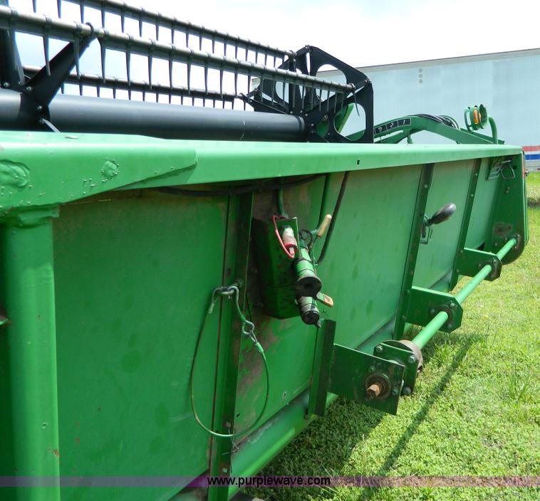 image for item G7861 1996 John Deere 930 rigid header