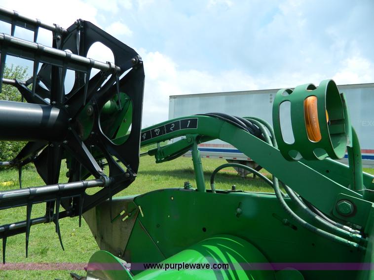 image for item G7861 1996 John Deere 930 rigid header