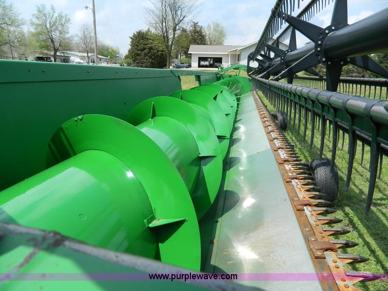 image for item G7861 1996 John Deere 930 rigid header