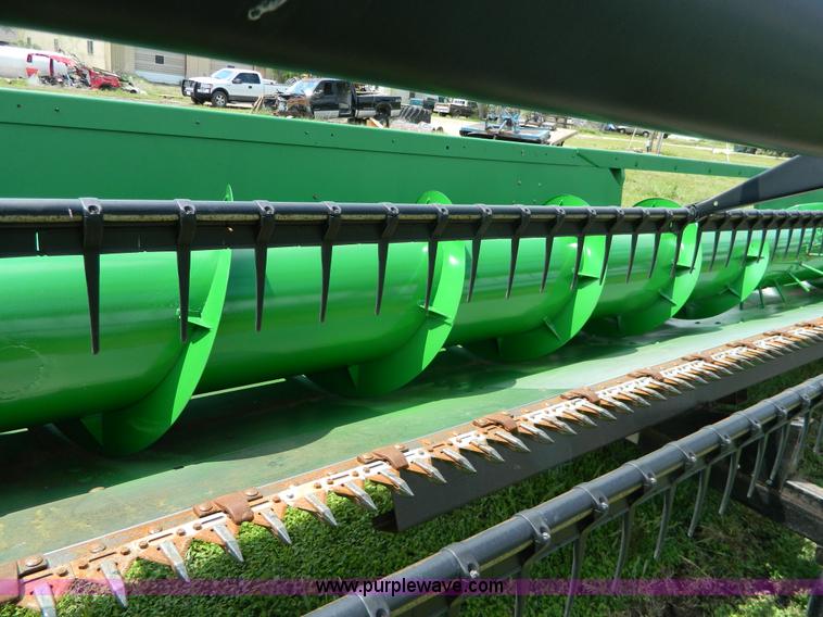 image for item G7861 1996 John Deere 930 rigid header