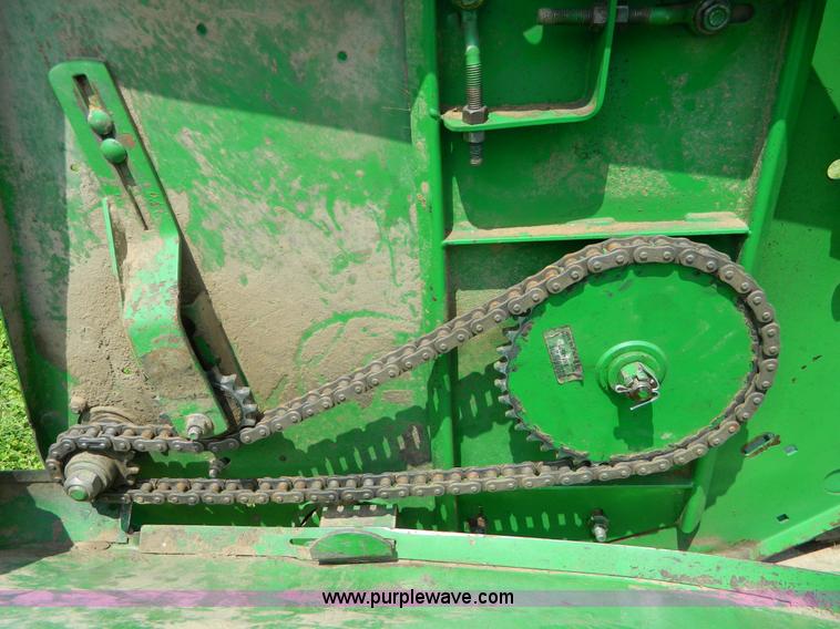 image for item G7861 1996 John Deere 930 rigid header